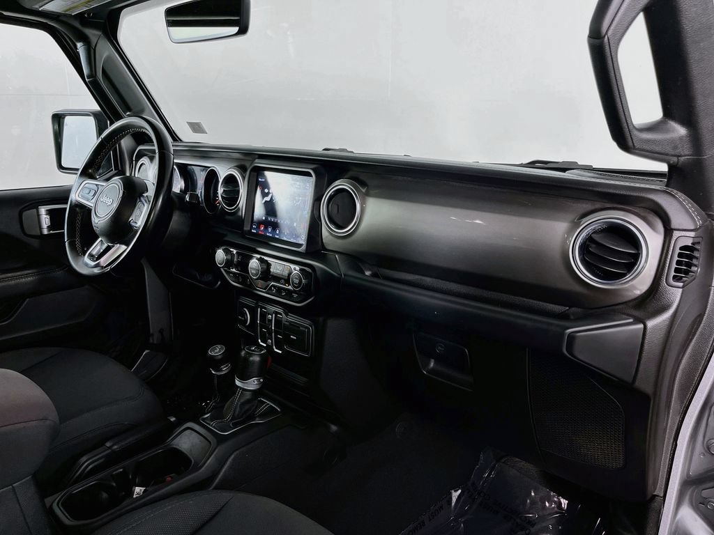 Used 2020 Jeep Wrangler Unlimited Sahara AWD/4WD image 36