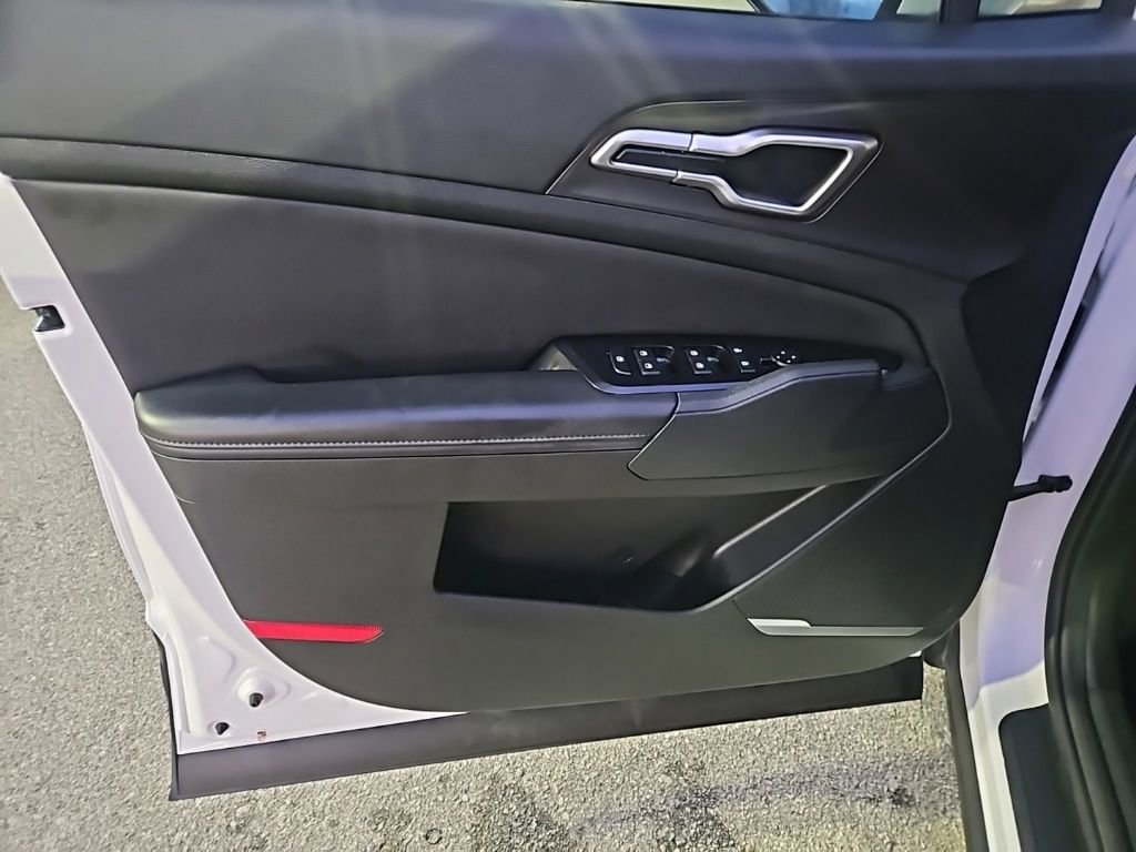 Used 2024 Kia Sportage EX image 15