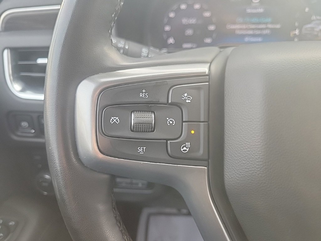 Used 2024 Chevrolet Suburban Z71 w/ Luxury Package image 12