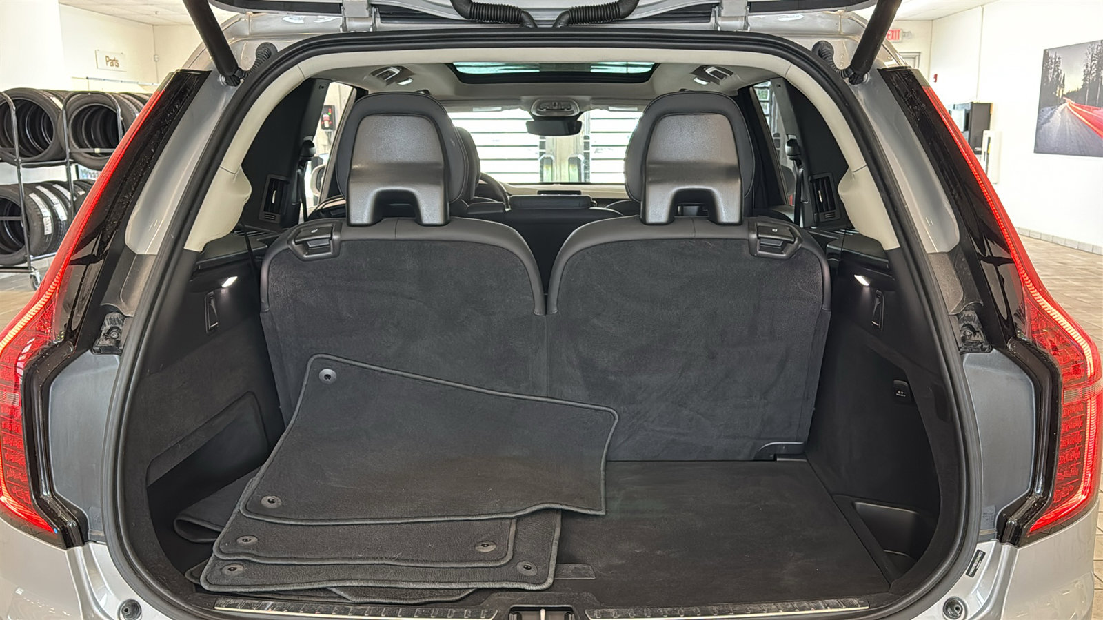 Used 2025 Volvo XC90 B6 Plus AWD/4WD image 30