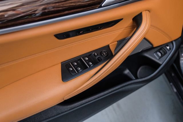 Used 2022 BMW 530e w/ Premium Package image 43