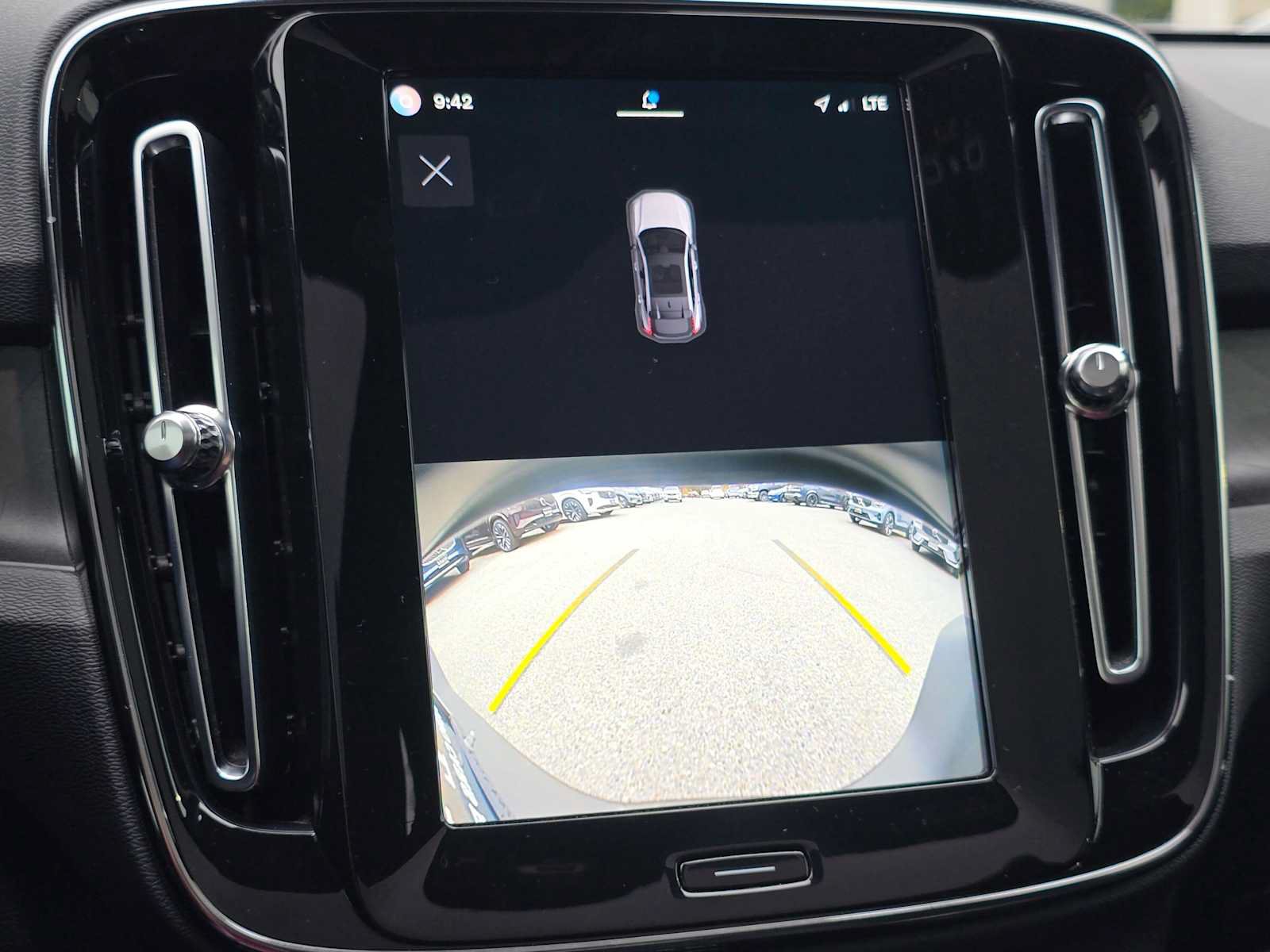 Certified 2023 Volvo C40 P8 Recharge Ultimate AWD/4WD image 27