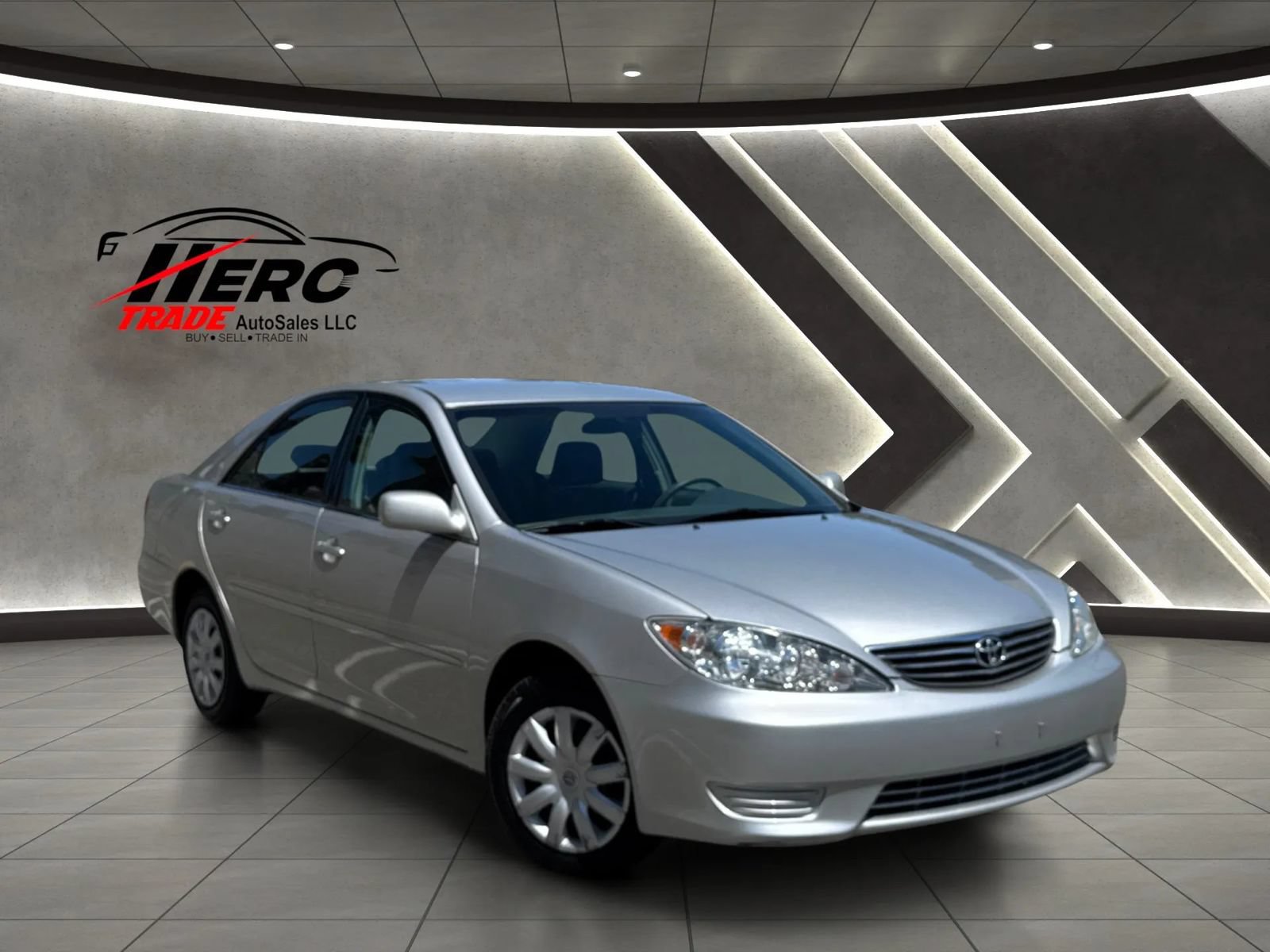 Used 2005 Toyota Camry LE FWD image 1
