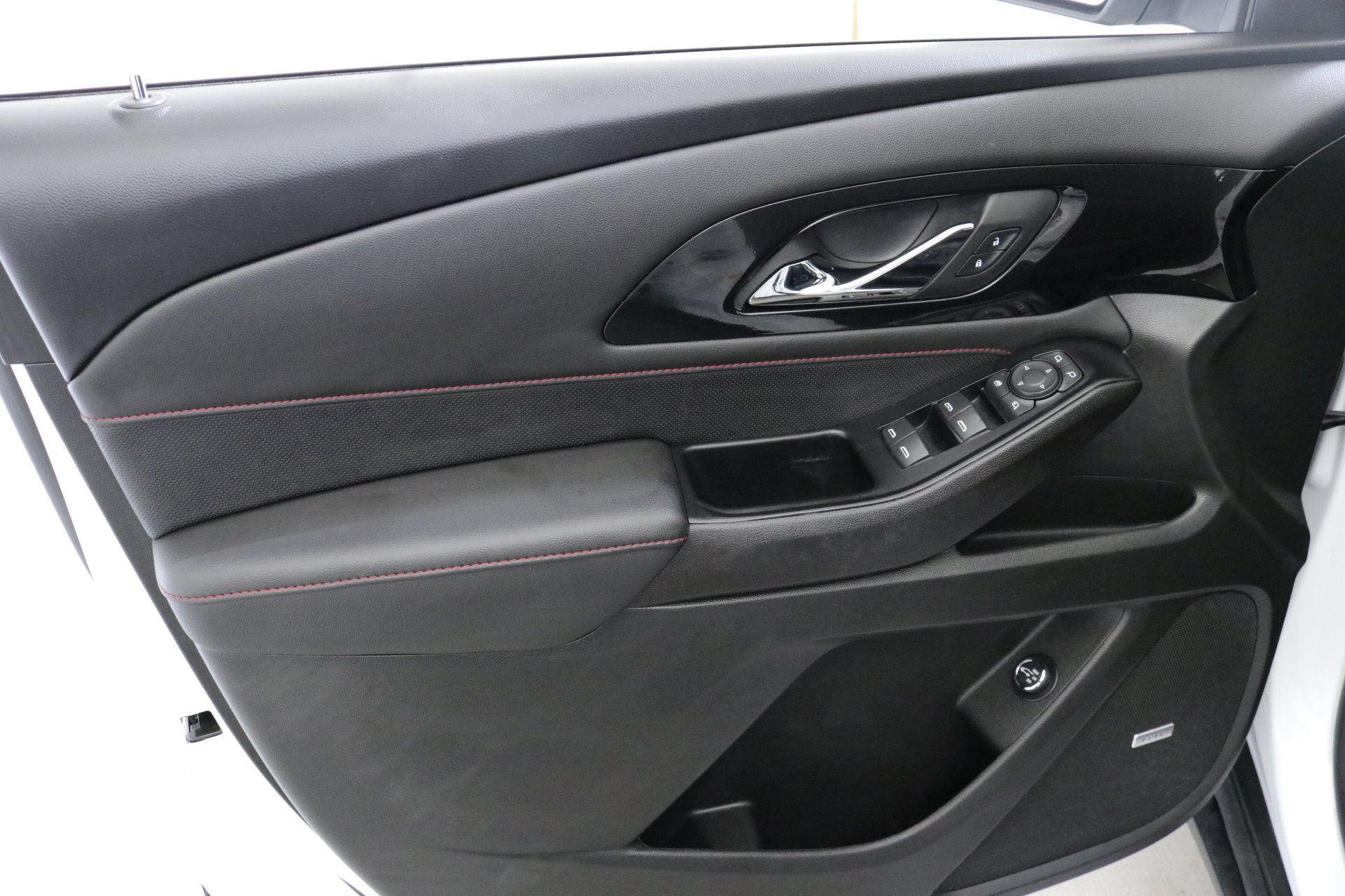 Used 2023 Chevrolet Traverse RS image 21