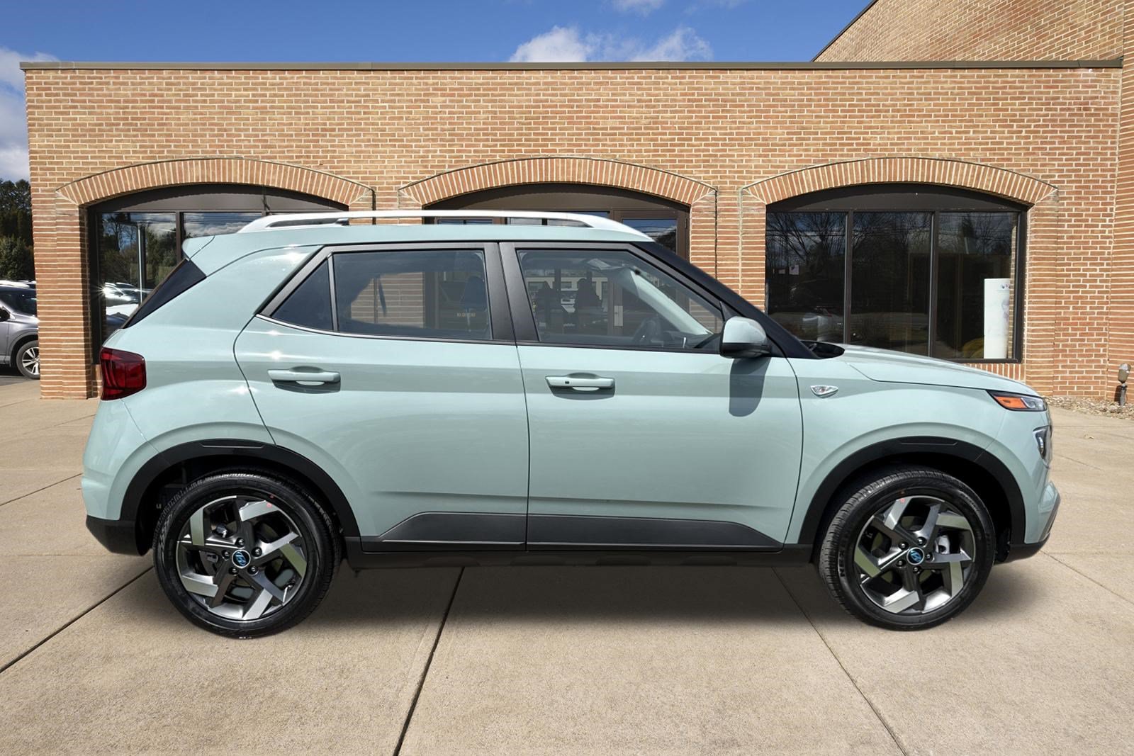New 2026 Hyundai Venue SEL FWD image 2