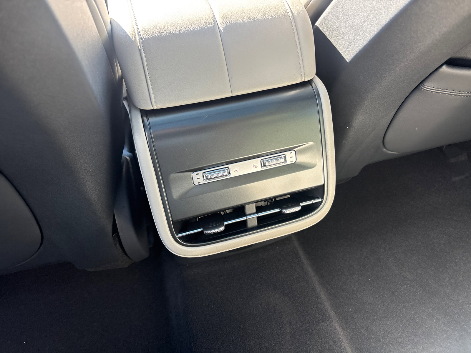 New 2026 Lincoln Nautilus Reserve w/ Jet Appearance Package AWD/4WD image 33