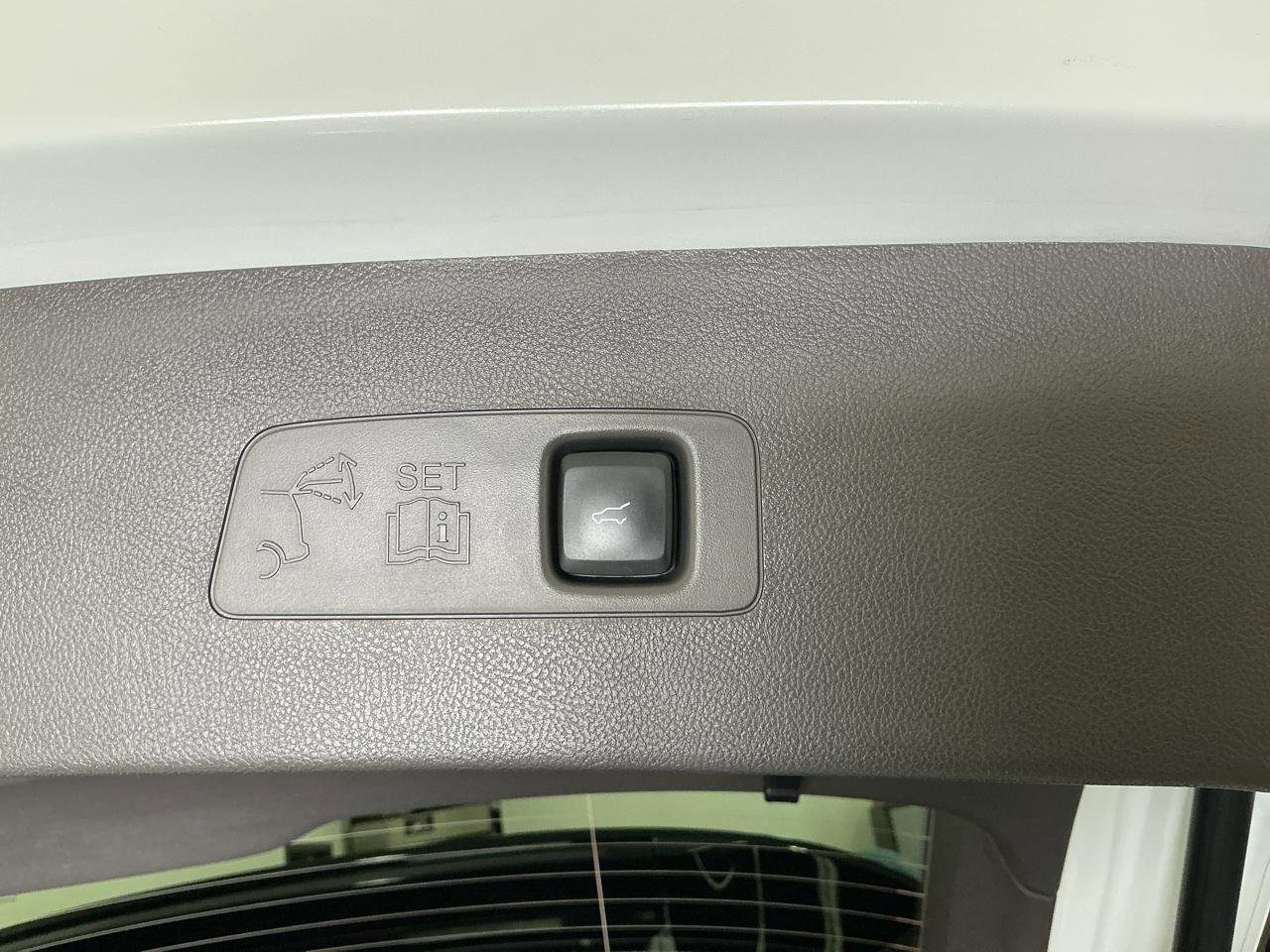 Used 2023 Lincoln Corsair AWD w/ Equipment Group 101A image 15