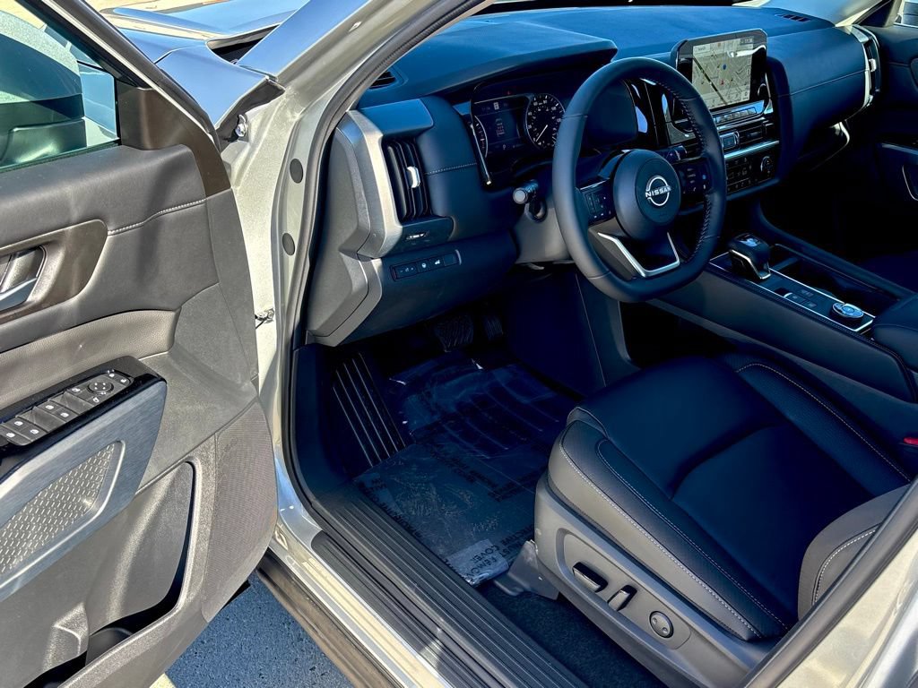 New 2025 Nissan Pathfinder SL w/ Cargo Package AWD/4WD image 12