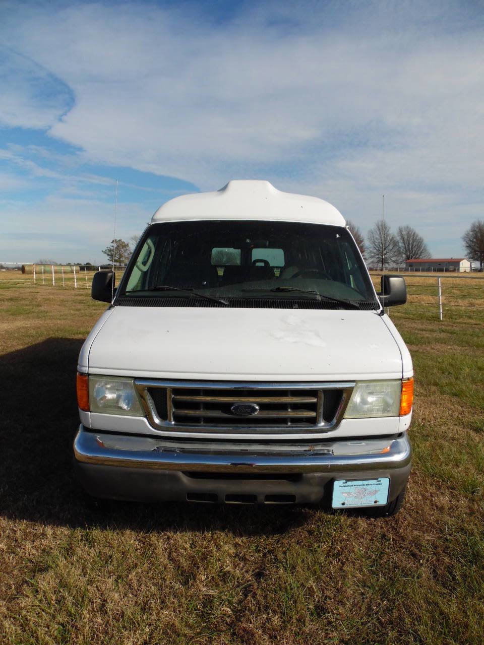 Used 2004 Ford E-250 and Econoline 250 Extended image 7