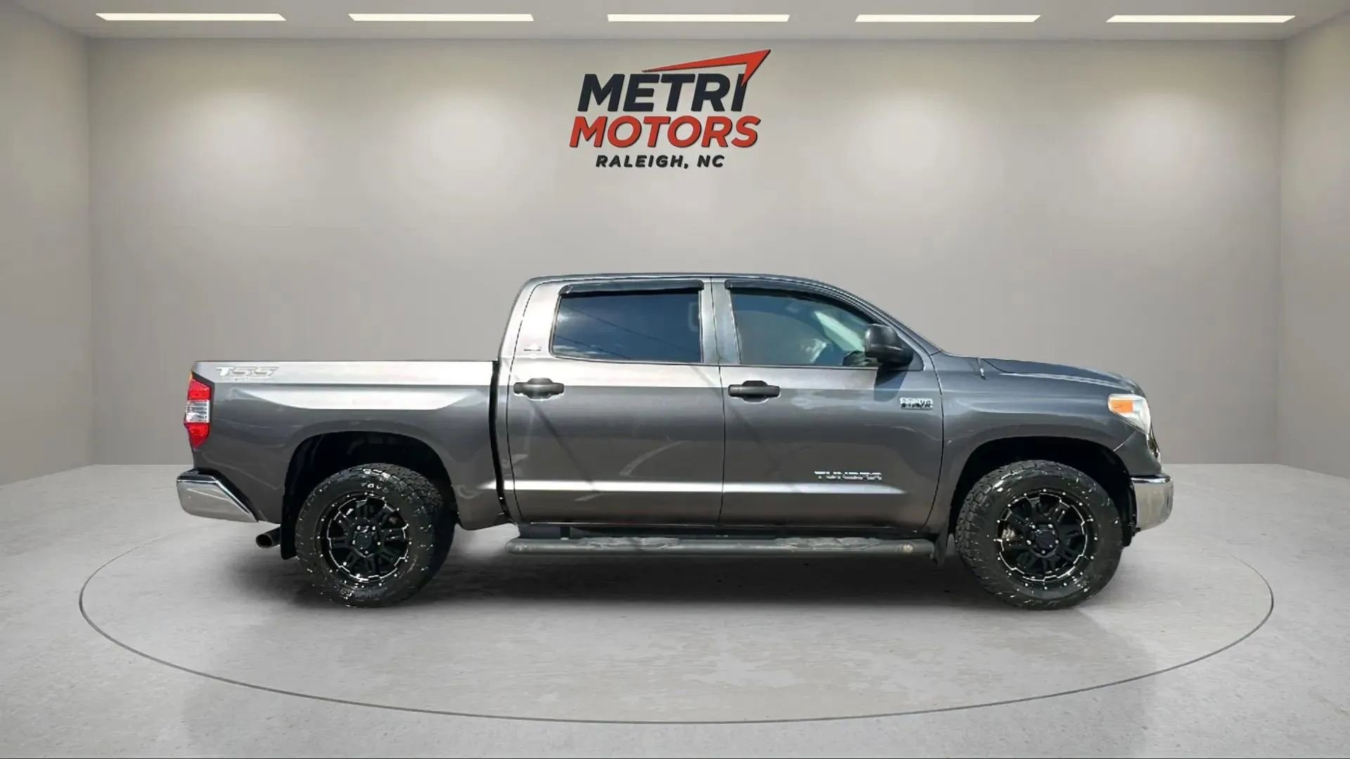 Used 2015 Toyota Tundra SR5 image 4