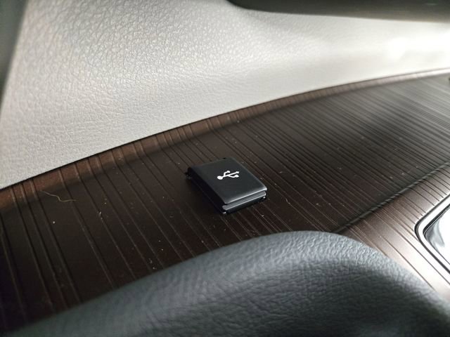 Used 2024 Toyota Sienna XLE image 27