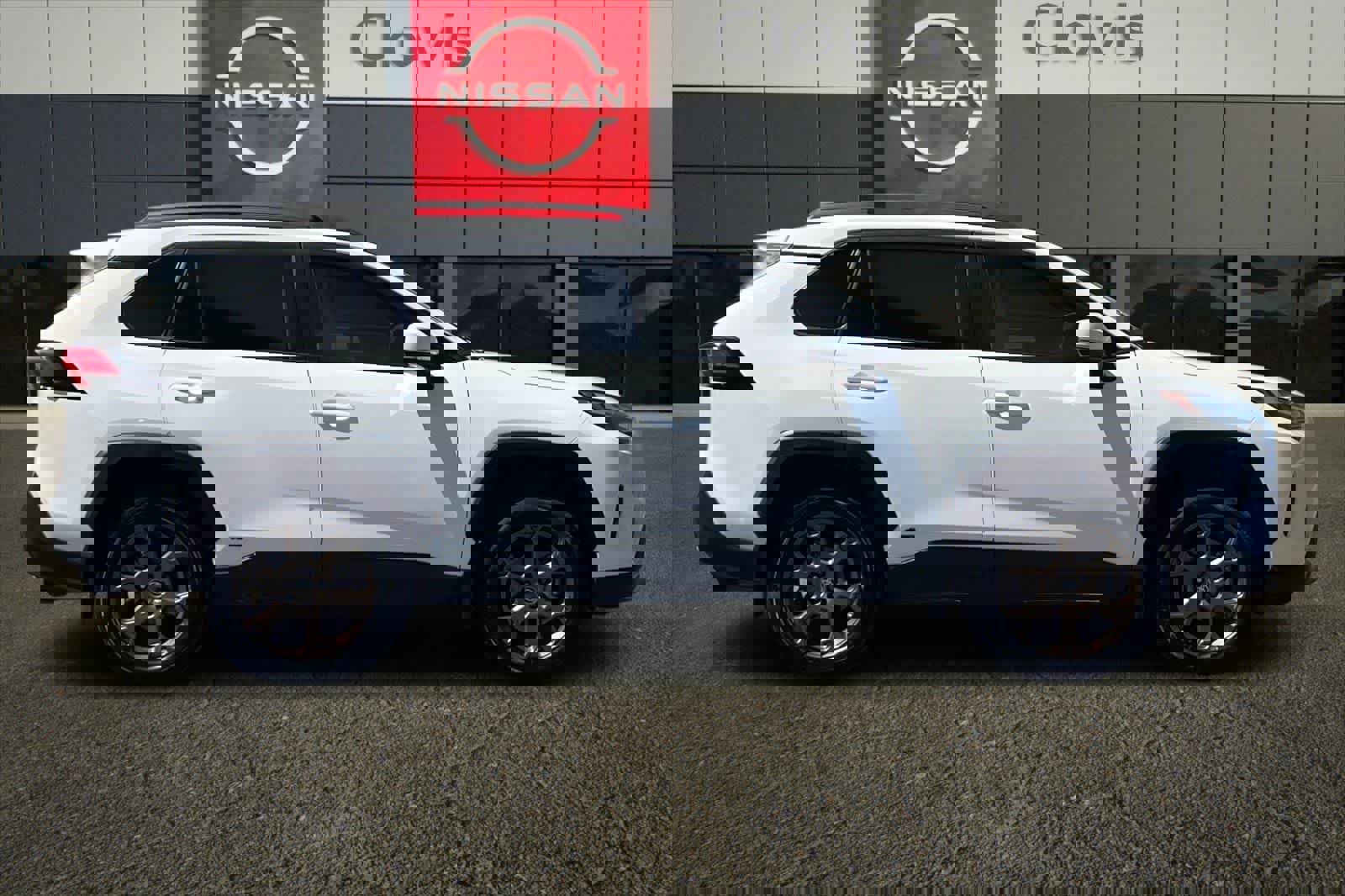 Used 2023 Toyota RAV4 AWD Hybrid image 9