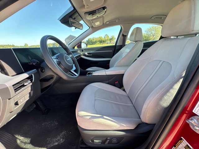 Used 2025 Hyundai Sonata SEL FWD image 2