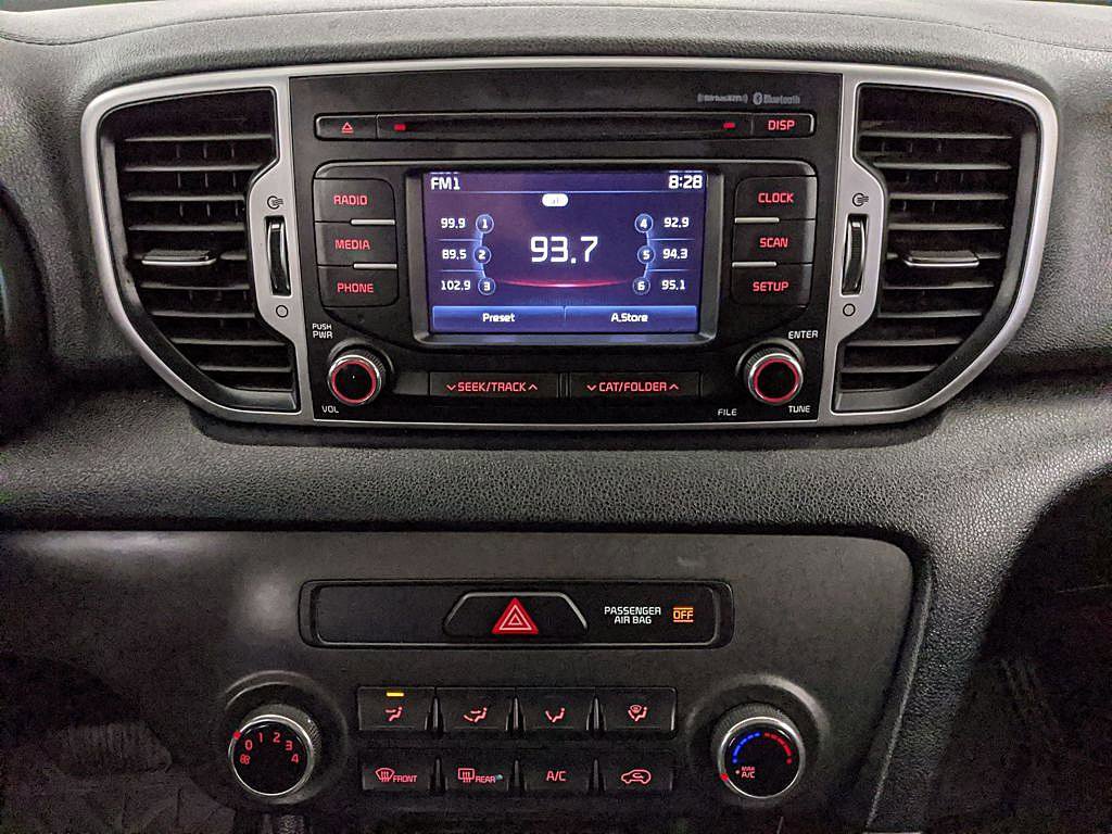 Used 2017 Kia Sportage LX image 8