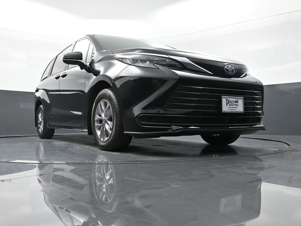 Used 2024 Toyota Sienna LE w/ Protection Package (TMS) AWD/4WD image 24