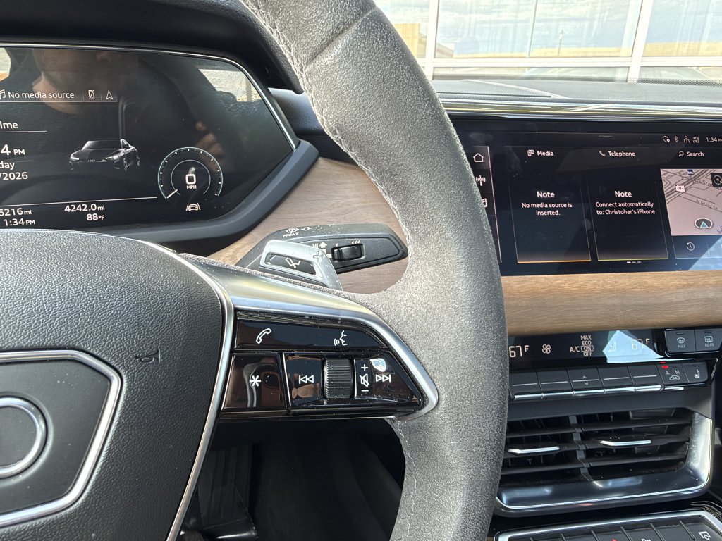 Used 2022 Audi e-tron GT Premium Plus AWD/4WD image 33