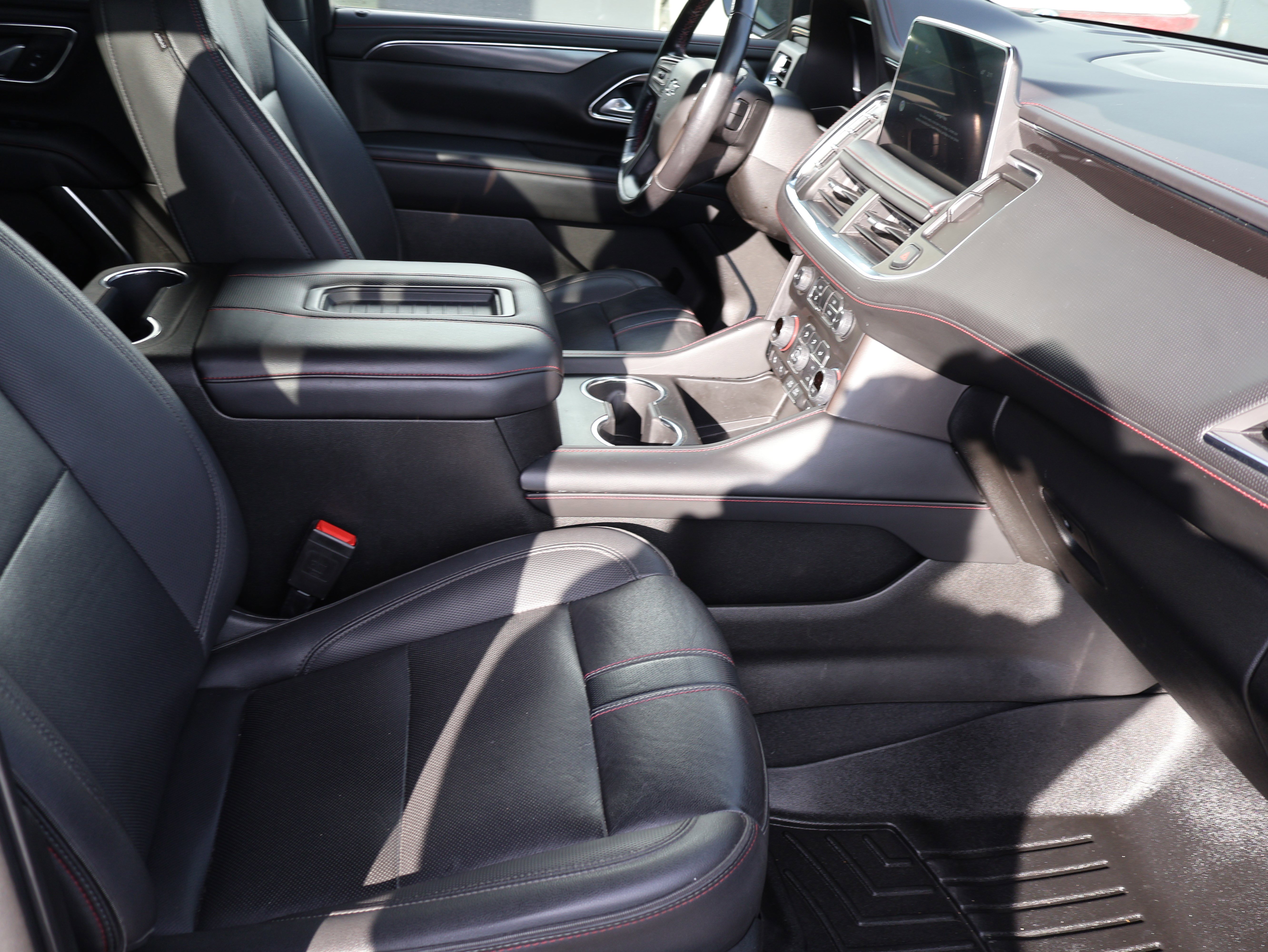 Used 2022 Chevrolet Suburban RST w/ Sport Performance Package AWD/4WD image 12