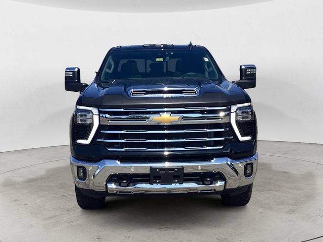 Used 2026 Chevrolet Silverado 2500 LTZ w/ LTZ Plus Package AWD/4WD image 8
