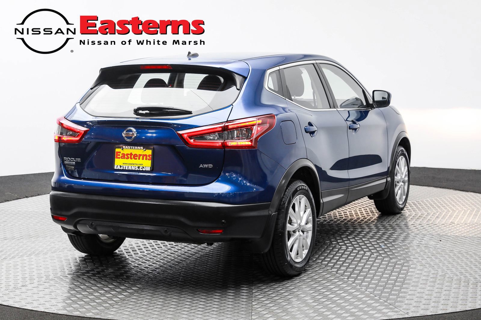 Used 2022 Nissan Rogue Sport S image 8