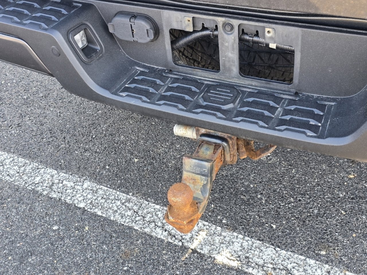 Certified 2017 Toyota Tacoma TRD Sport image 10