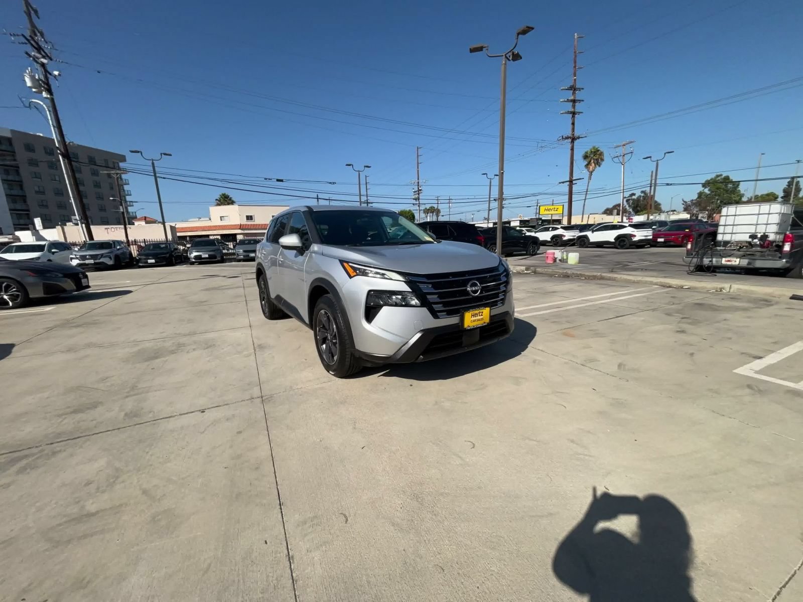 Used 2025 Nissan Rogue SV FWD image 3