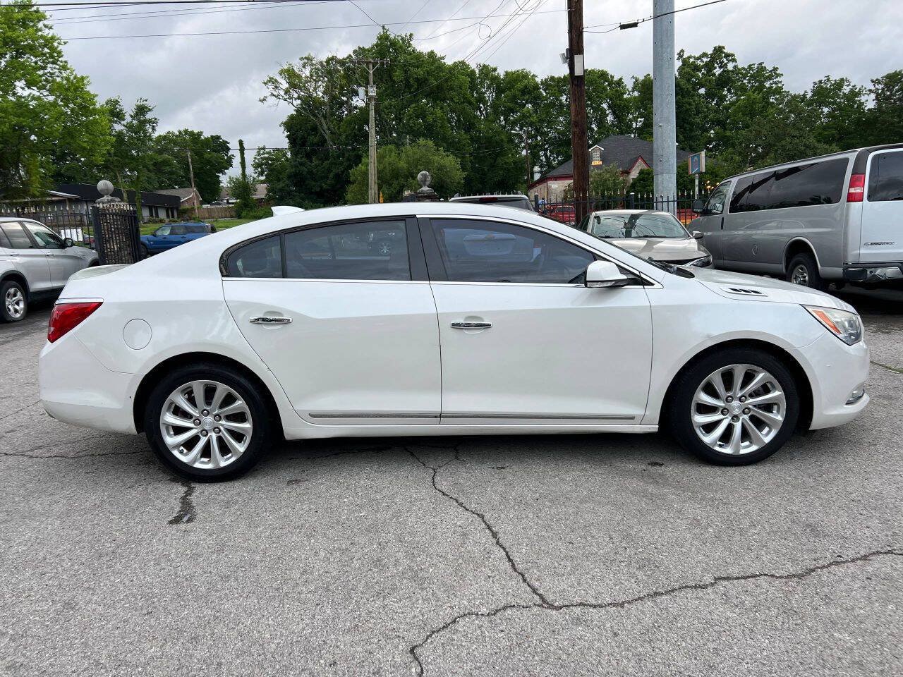 Used 2015 Buick LaCrosse Leather w/ Experience Buick Package FWD image 9