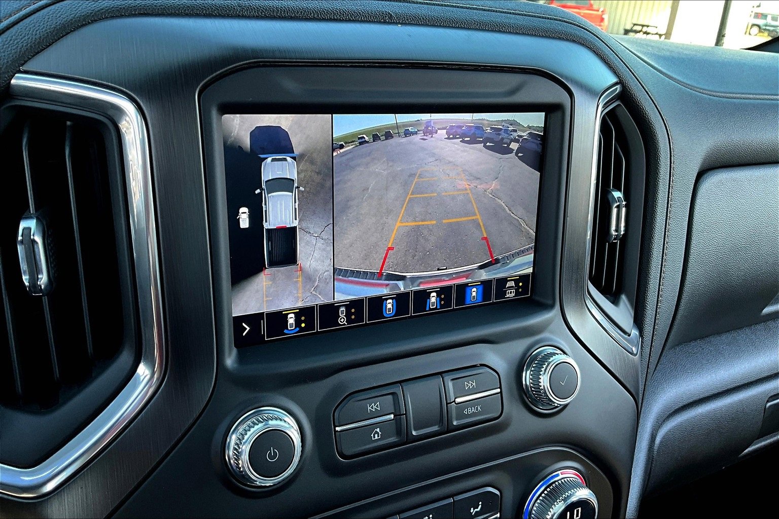 Used 2023 GMC Sierra 2500 AT4 w/ AT4 Premium Plus Package image 23