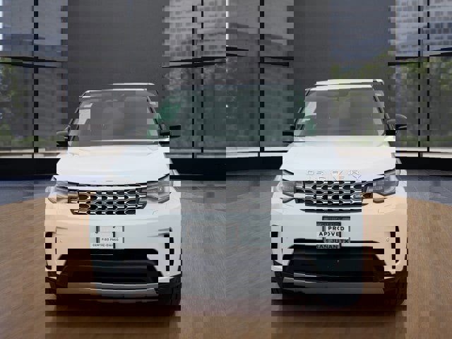 Used 2024 Land Rover Discovery S image 8