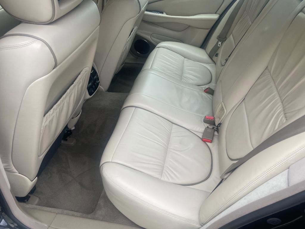 Used 2004 Jaguar XJ8 XJ8 Vanden Plas image 27