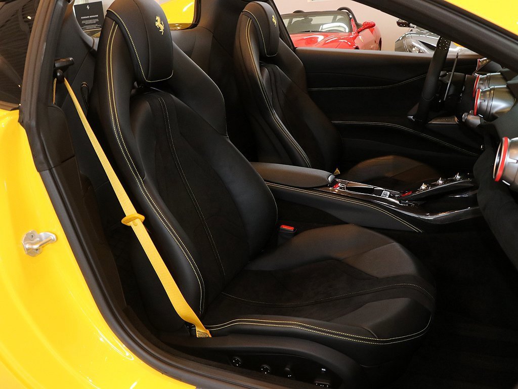 Certified 2021 Ferrari 812 GTS image 31