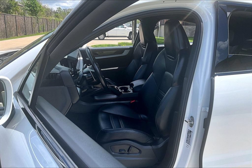 Used 2024 Porsche Cayenne S AWD/4WD image 33