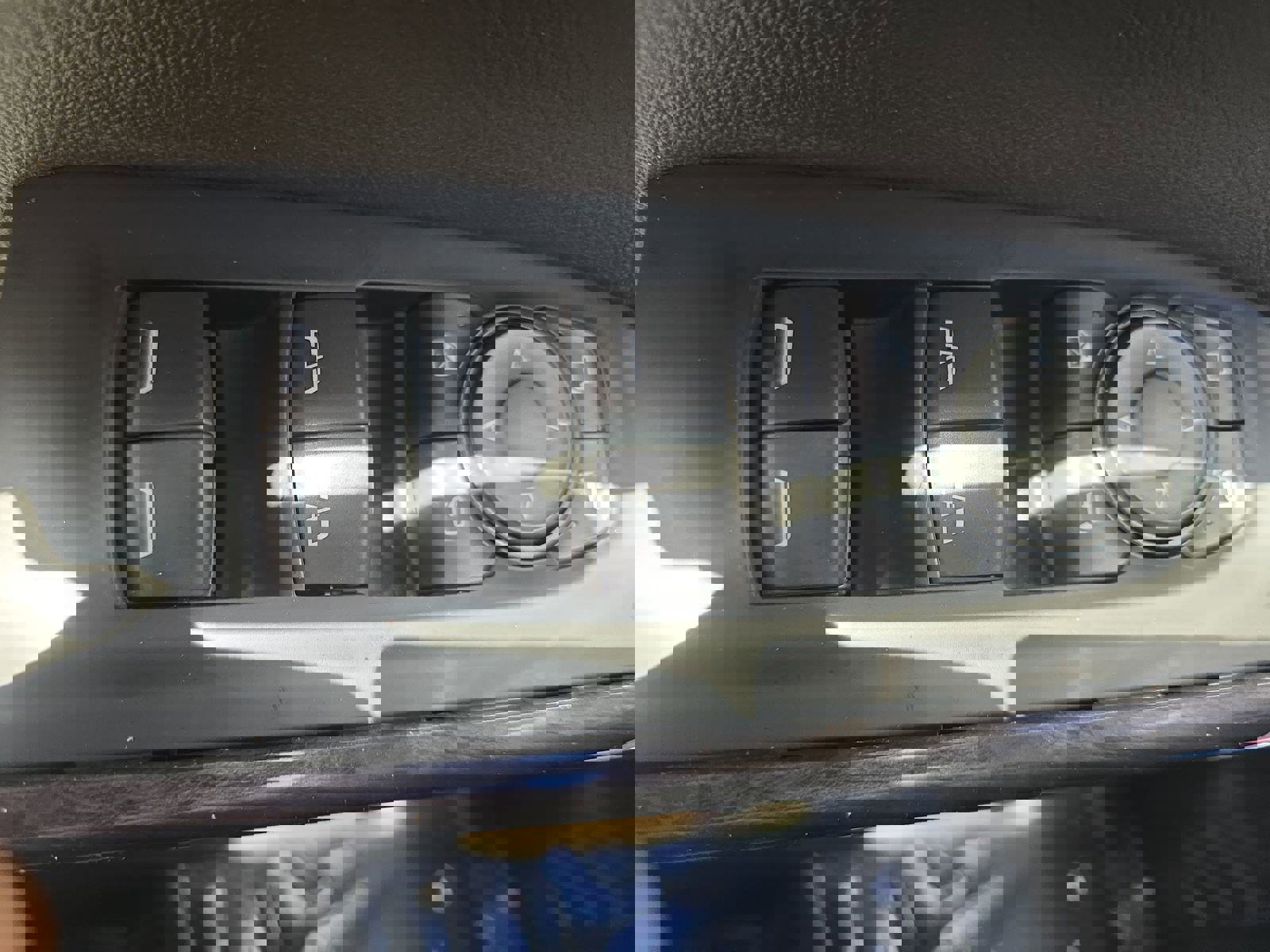 Used 2019 Chevrolet Silverado 1500 LTZ image 26