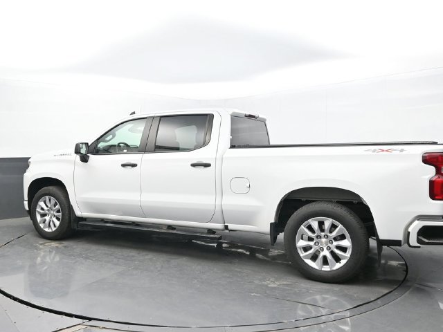 Used 2022 Chevrolet Silverado 1500 Custom w/ Safety Confidence Package AWD/4WD image 3