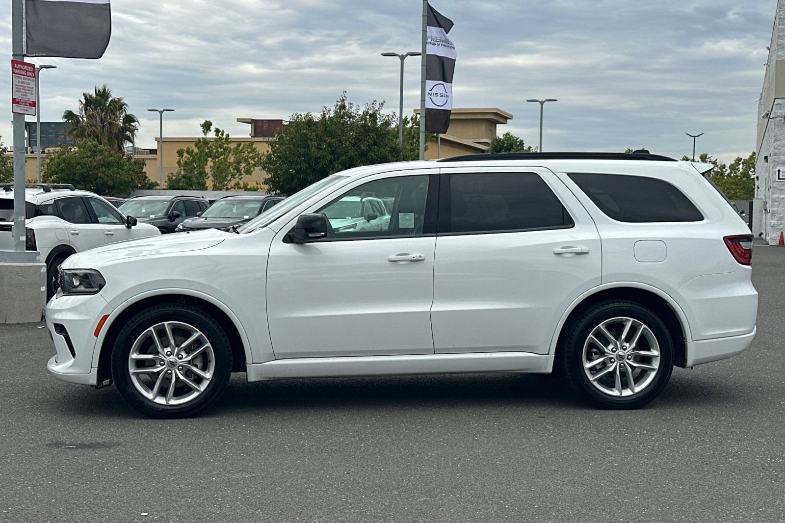 Used 2024 Dodge Durango GT RWD image 7