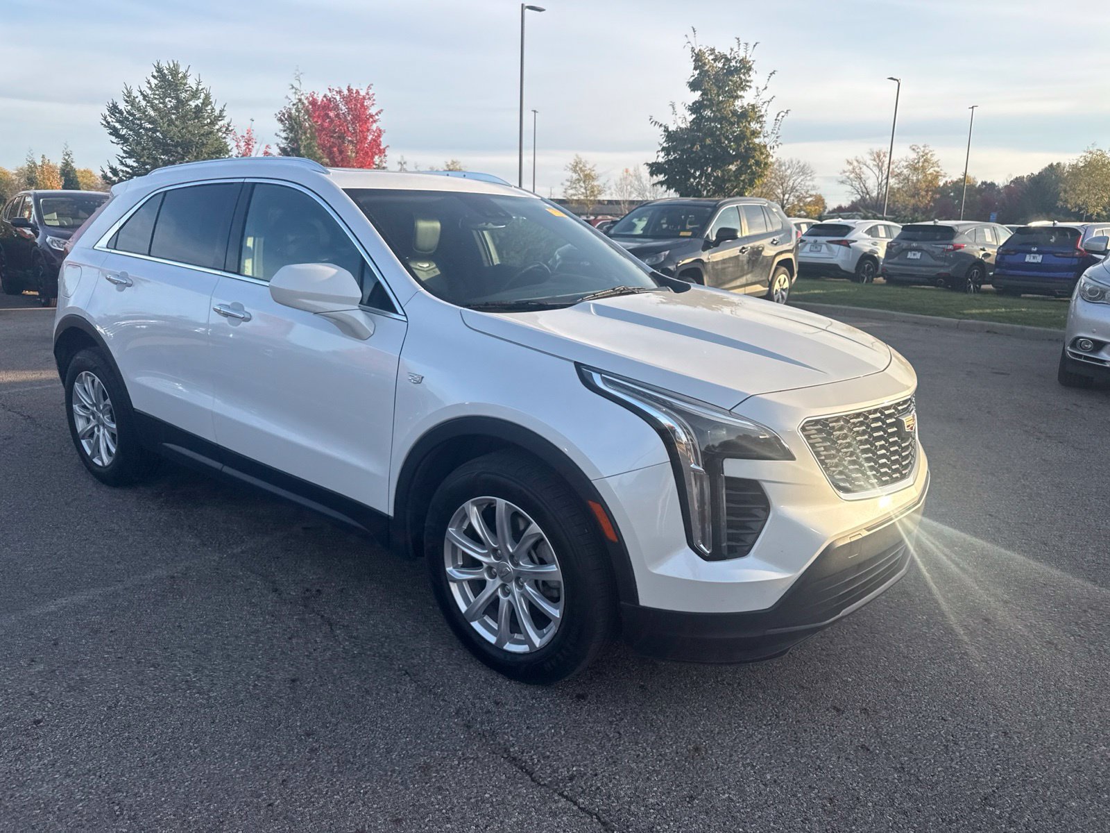 Used 2022 Cadillac XT4 Luxury w/ Cold Weather Package AWD/4WD image 3