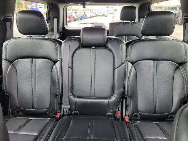 Used 2024 Jeep Wagoneer Series II w/ Flexible Seating Group RWD image 16