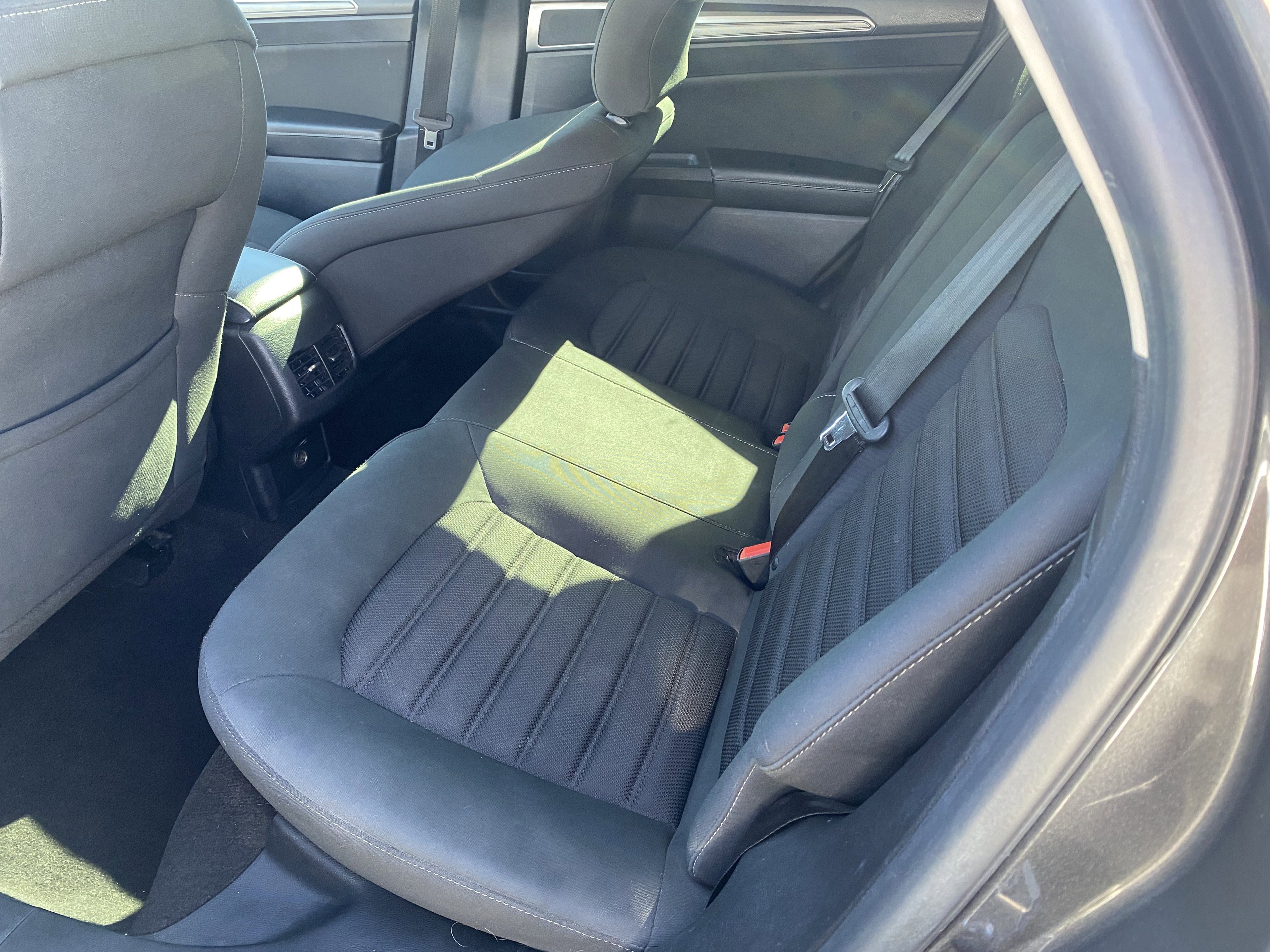 Used 2019 Ford Fusion SE image 19