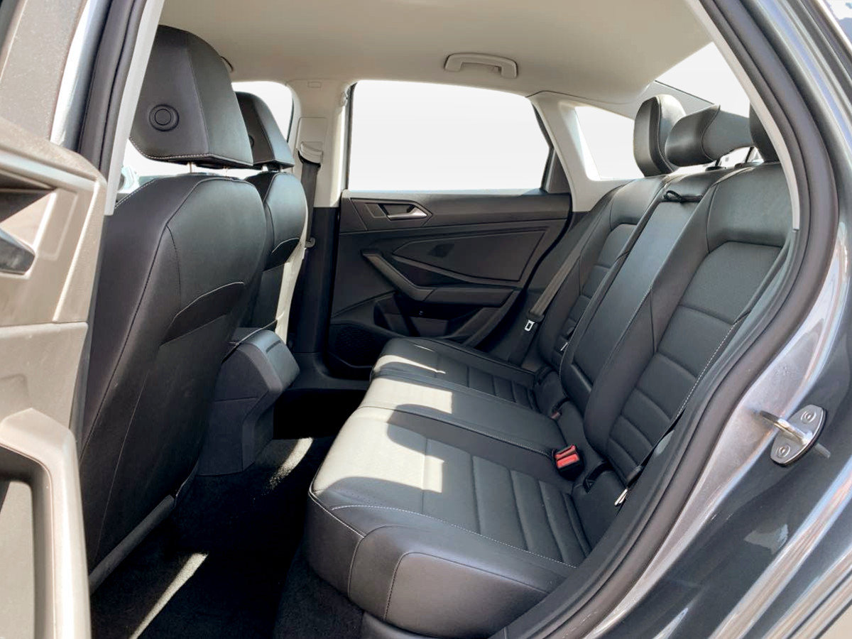 Used 2024 Volkswagen Jetta SE FWD image 16