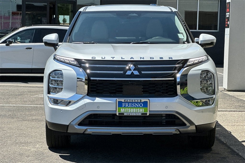 New 2025 Mitsubishi Outlander SE image 10