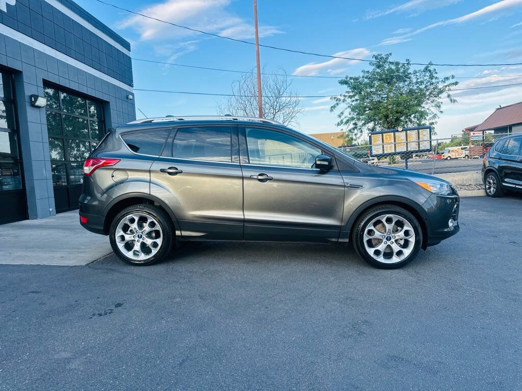 Used 2015 Ford Escape Titanium w/ Equipment Group 301A AWD/4WD image 3
