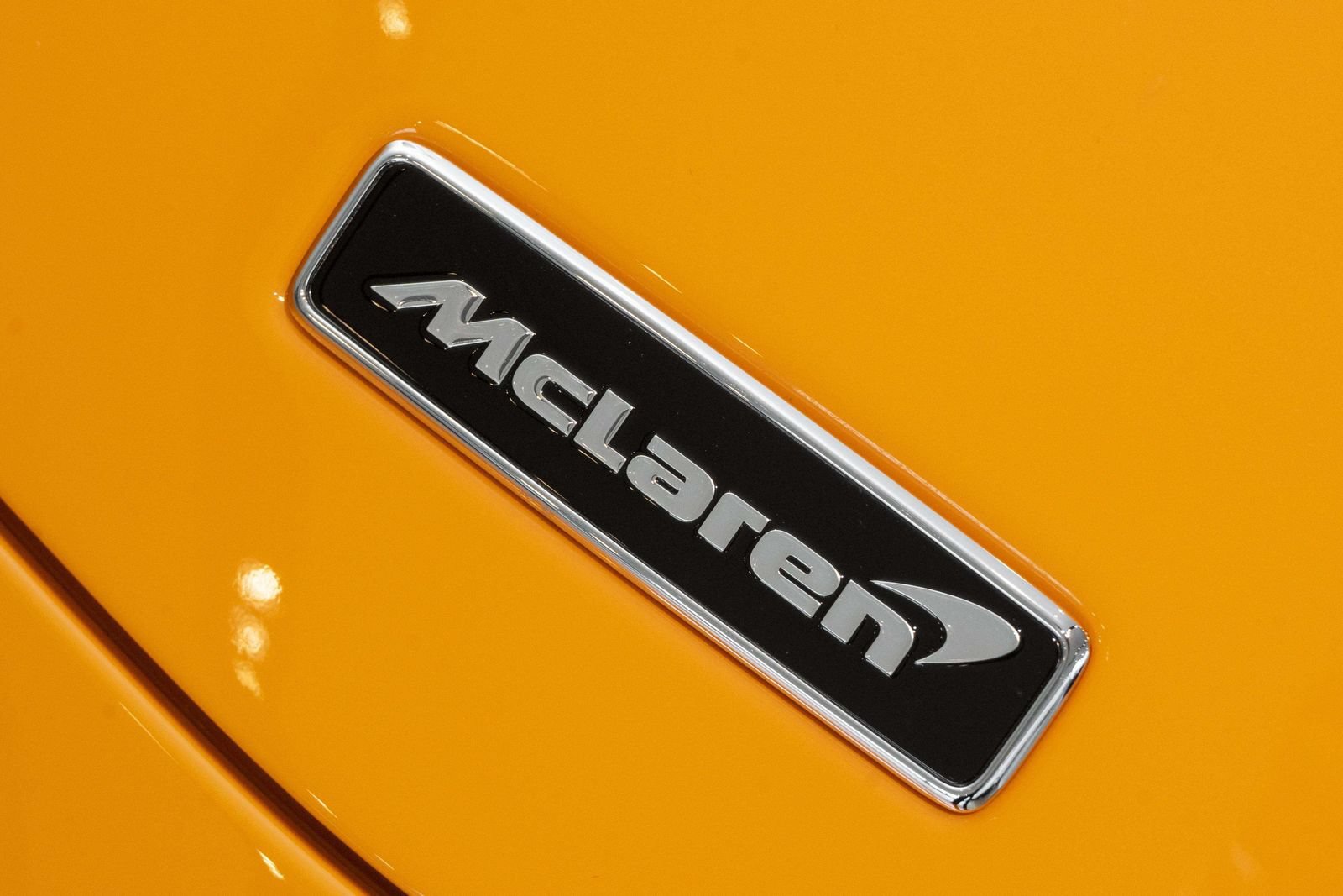 Used 2026 McLaren Artura Spider RWD image 51