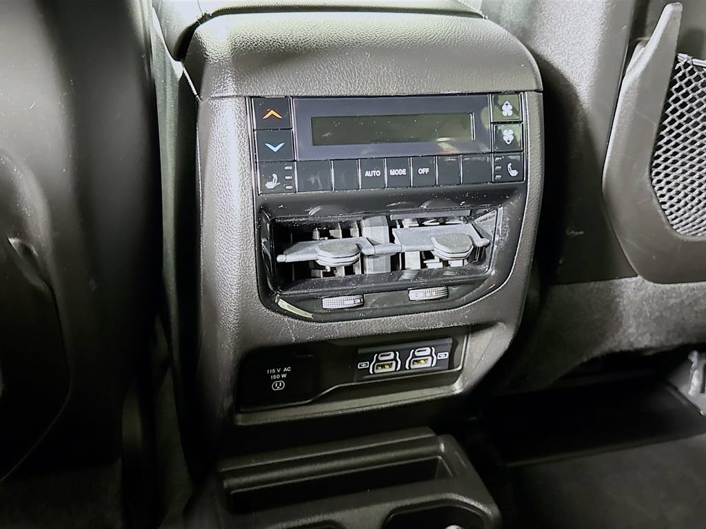 Used 2023 Jeep Grand Cherokee L Limited w/ Luxury Tech Group II AWD/4WD image 30