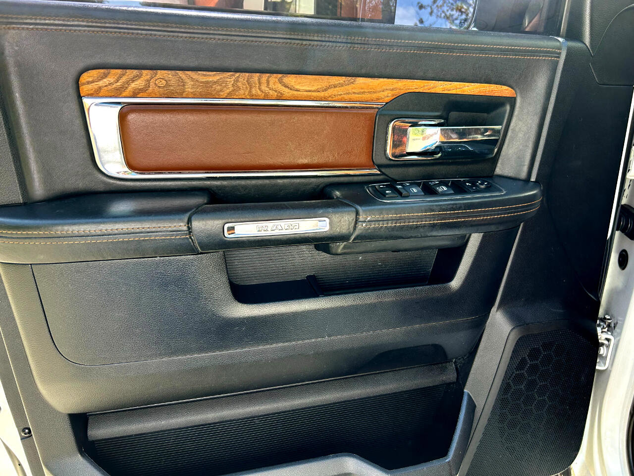 Used 2013 RAM 2500 Longhorn image 10
