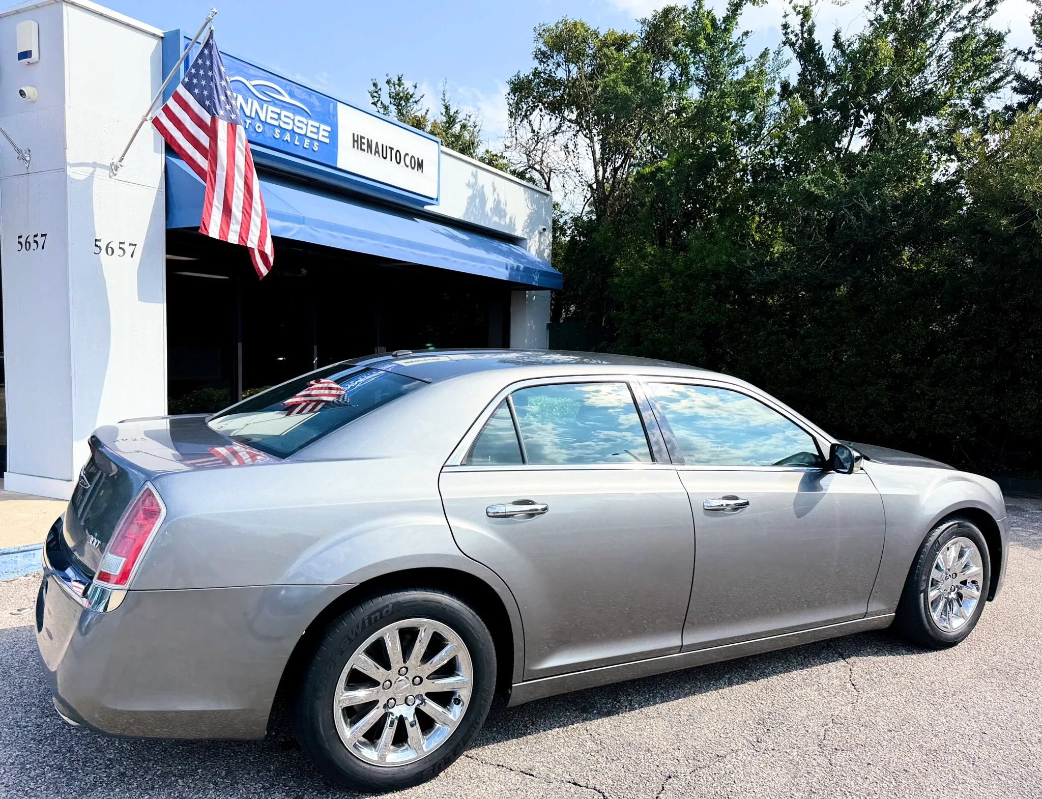 Used 2011 Chrysler 300 Limited RWD image 28