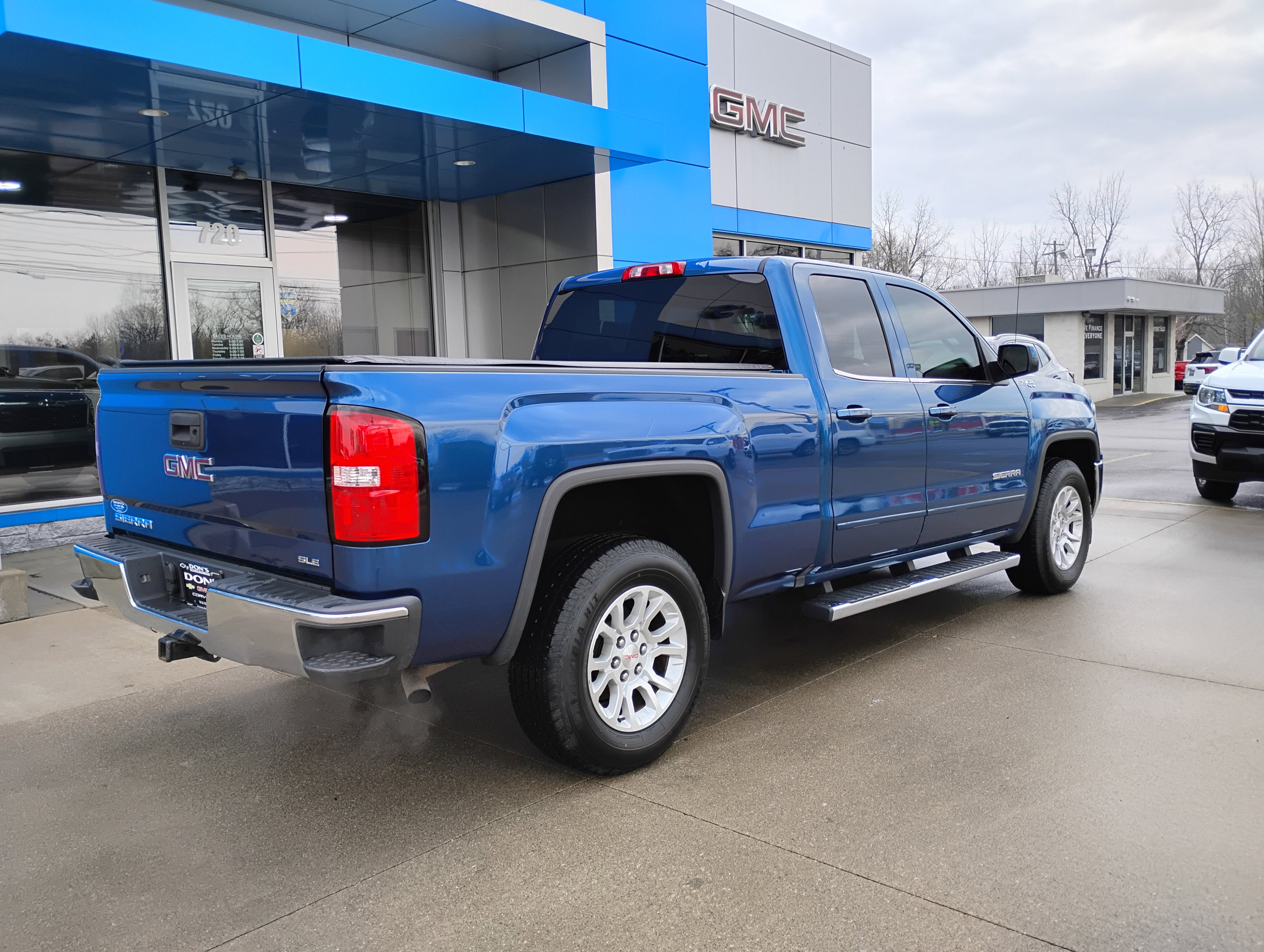 Used 2017 GMC Sierra 1500 SLE w/ SLE Value Package image 34