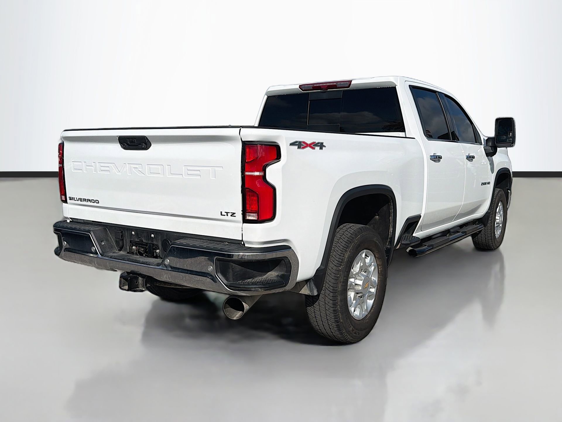 Used 2025 Chevrolet Silverado 2500 LTZ w/ LTZ Convenience Package image 4