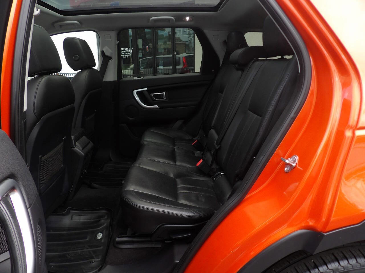 Used 2017 Land Rover Discovery Sport HSE AWD/4WD image 11
