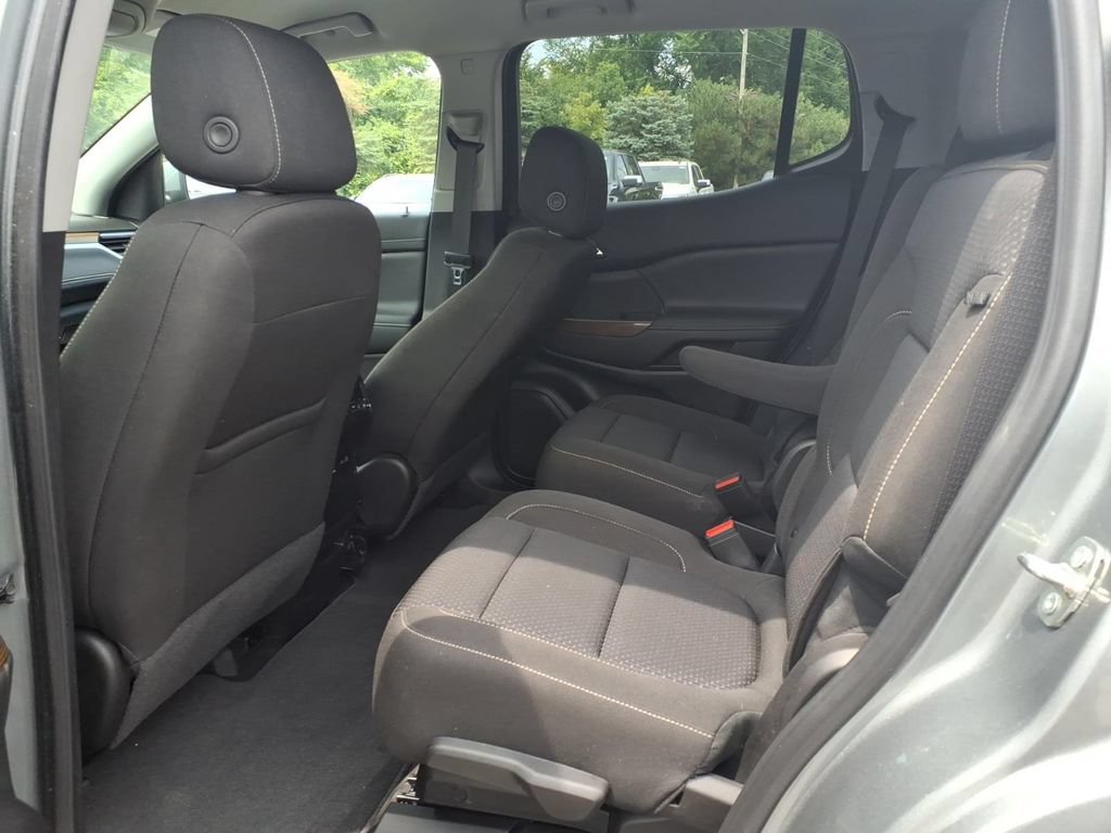 Used 2023 GMC Acadia SLE w/ Driver Convenience Package FWD image 10