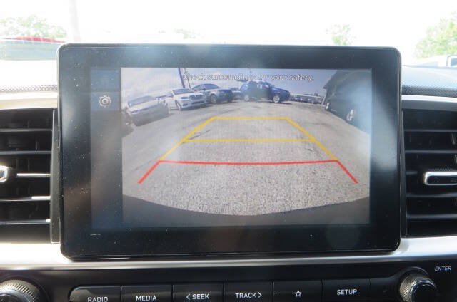 Used 2026 Hyundai Venue SEL FWD image 21