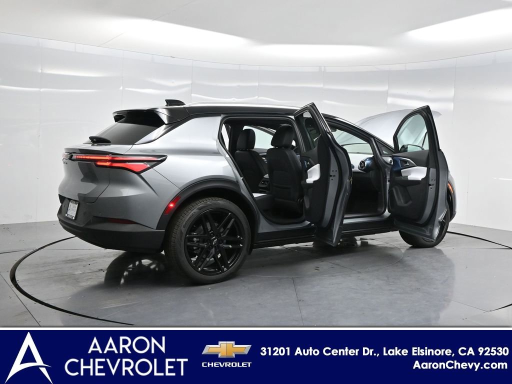 New 2026 Chevrolet Equinox EV LT w/ LPO, Blackout Package image 4